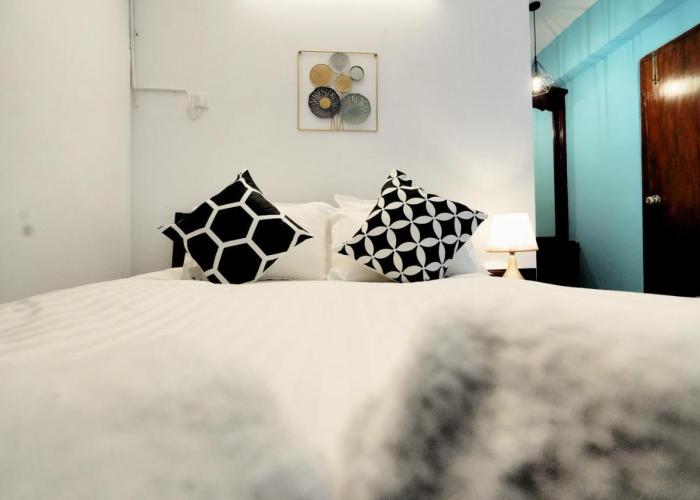 Gulshan Lovely 3-Bedroom Luxury Apartment