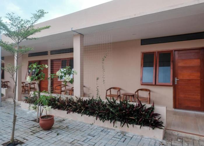 RedDoorz Plus Syariah near Alun Alun Kajen 2