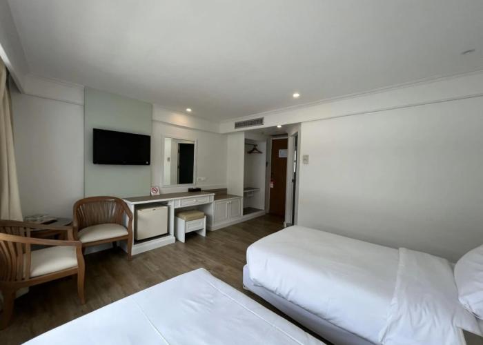 Dhevaraj Hotel