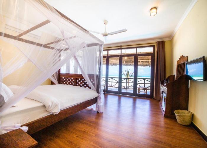 MAHI MAHI BEACH HOTEL