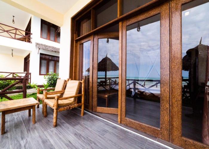 MAHI MAHI BEACH HOTEL
