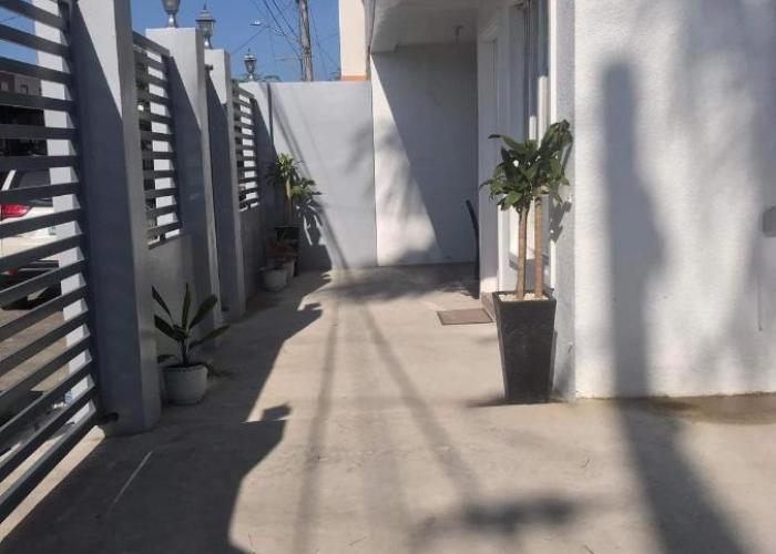 Modern Cozy 3BR Near Air-conditioned & Free Parking