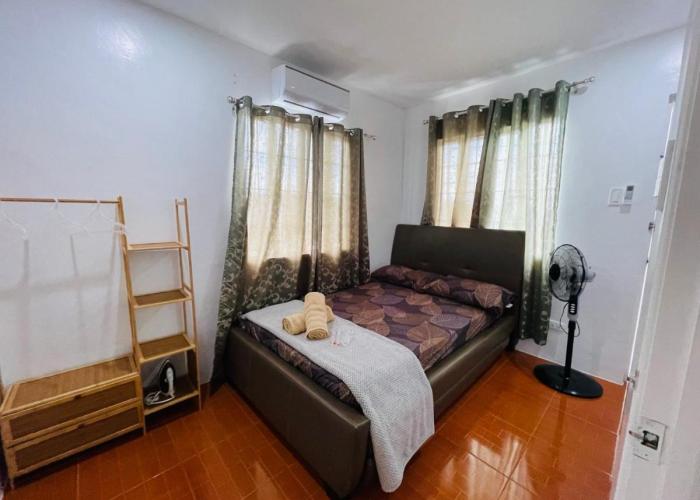 Modern Cozy 3BR Near Air-conditioned & Free Parking