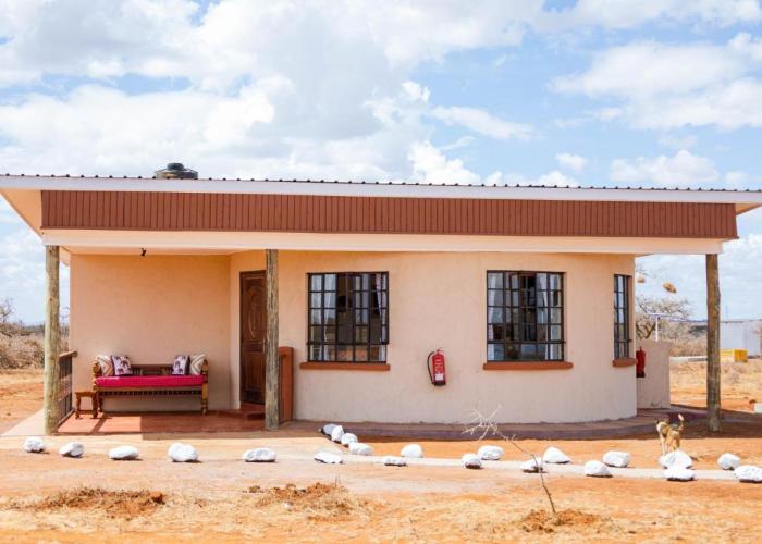 Wild Amboseli Ndovu Cottage.