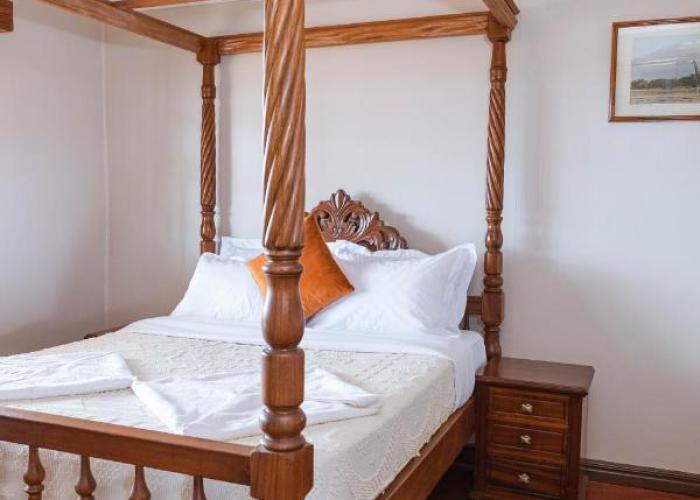 Wild Amboseli Ndovu Cottage.