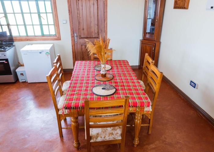 Wild Amboseli Ndovu Cottage.