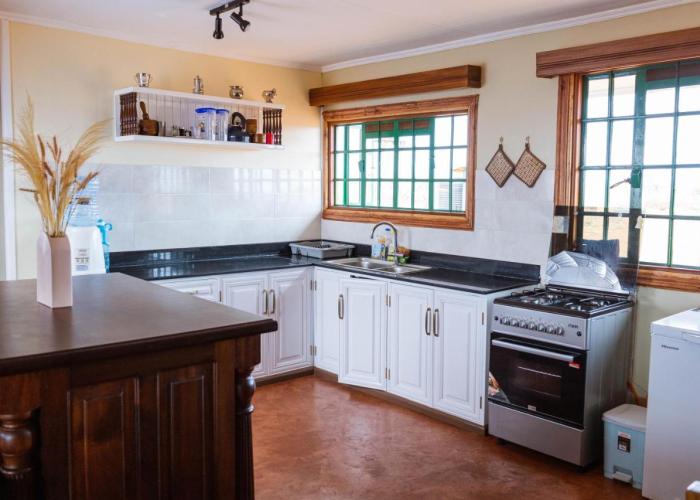 Wild Amboseli Ndovu Cottage.
