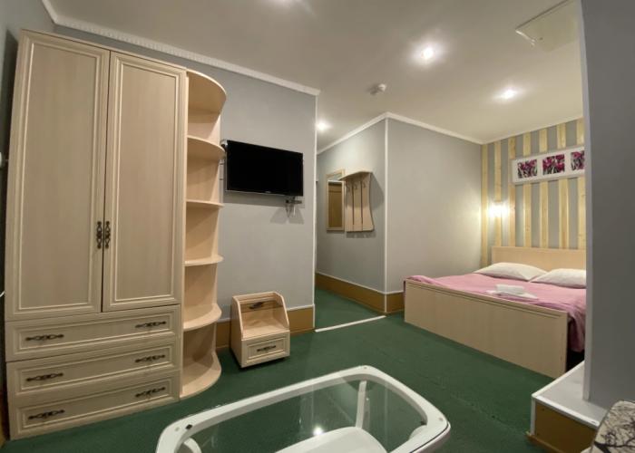 Sad Mini-Hotel