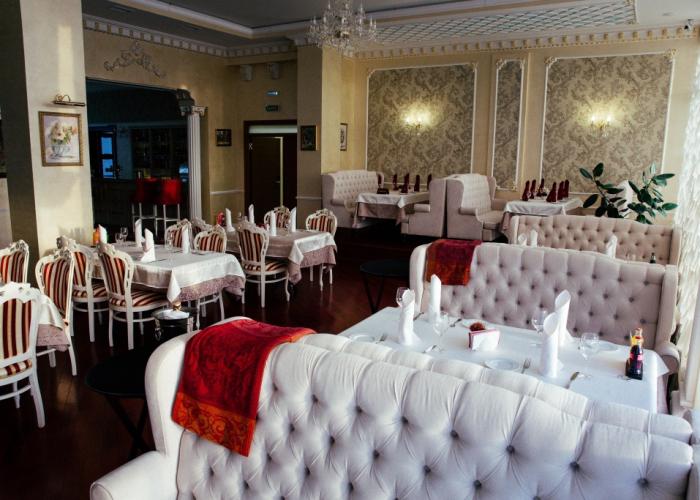 Alyaska Hotel