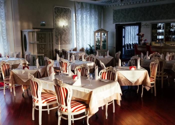 Alyaska Hotel