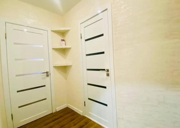 Apartment North on Mira Avenue 84