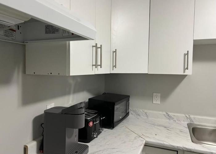 Cozy Modern and Lavish 1 Bedroom Basement Suite