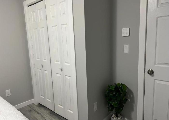 Cozy Modern and Lavish 1 Bedroom Basement Suite