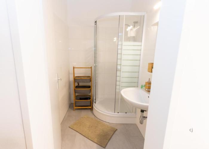 The Vienna Stay by Radiant