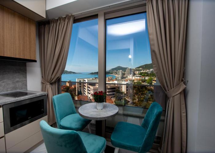 Lovely Condo Rafailovici Beach