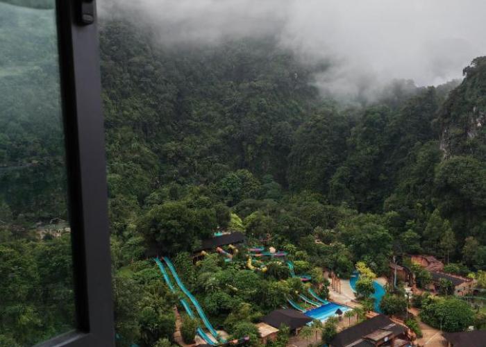Cozy Suite with 270 Degree Mountain and Theme Park Views
