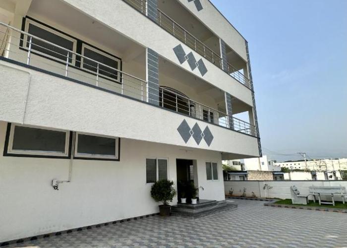 TrueLife Homestays - Brand new Signature Homes with all modern facilities for families visiting Tirupati Temple - Hall, Kitchen, AC, Fast WiFi, Android TV - Well connected to Tirumala and Highways from Bengaluru, Chennai, Tirupati Airport - Top Service