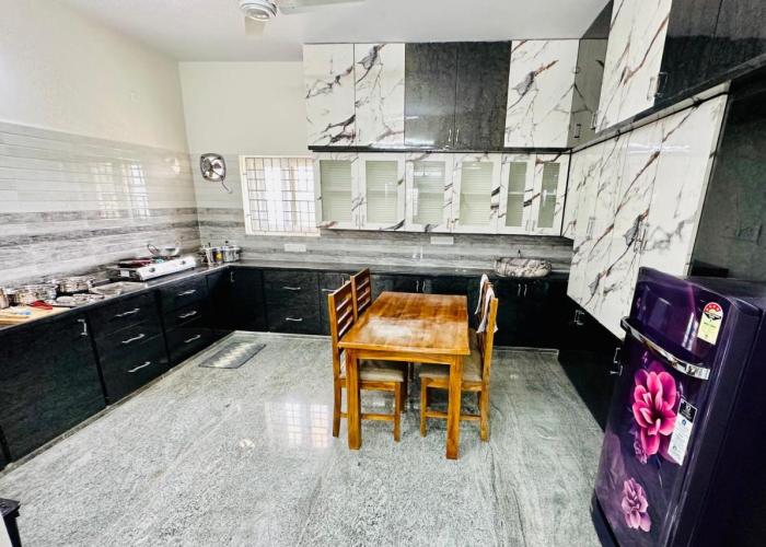 TrueLife Homestays - Brand new Signature Homes with all modern facilities for families visiting Tirupati Temple - Hall, Kitchen, AC, Fast WiFi, Android TV - Well connected to Tirumala and Highways from Bengaluru, Chennai, Tirupati Airport - Top Service