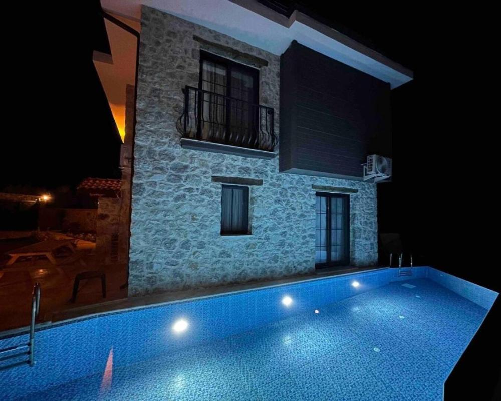 фото DADYA VİLLA 4 - Marmaris Turgut da özel havuzlu denize yakın lüks villa
