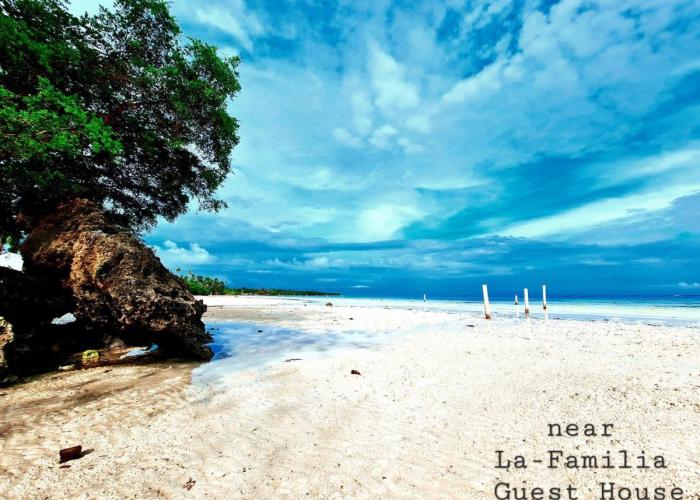 La-Familia Guest House