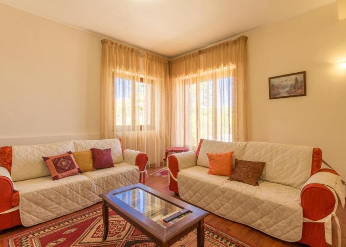 Villa With Volcano View - Happy Rentals