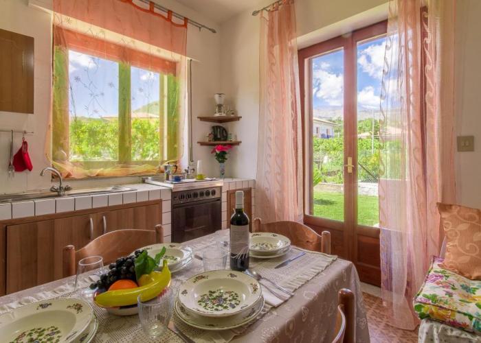 Villa With Volcano View - Happy Rentals
