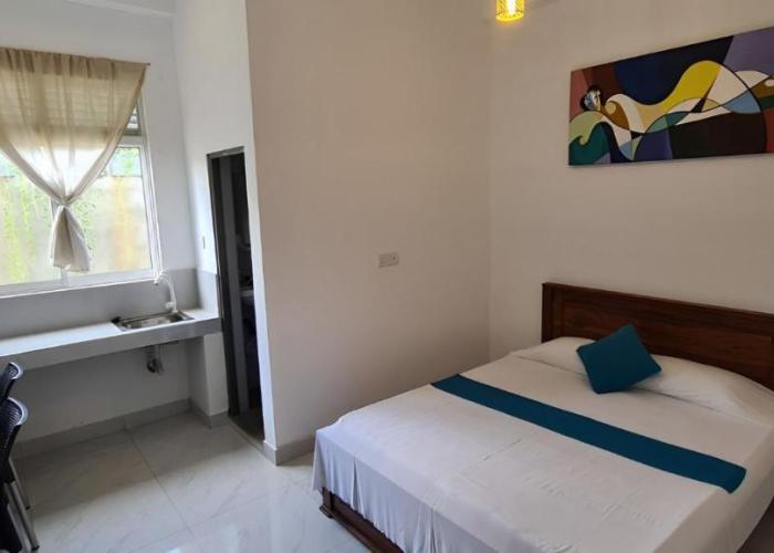 Ceylon Lodge - Airport Transit Hotel