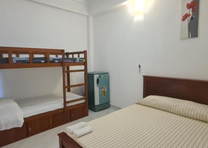 Ceylon Lodge - Airport Transit Hotel
