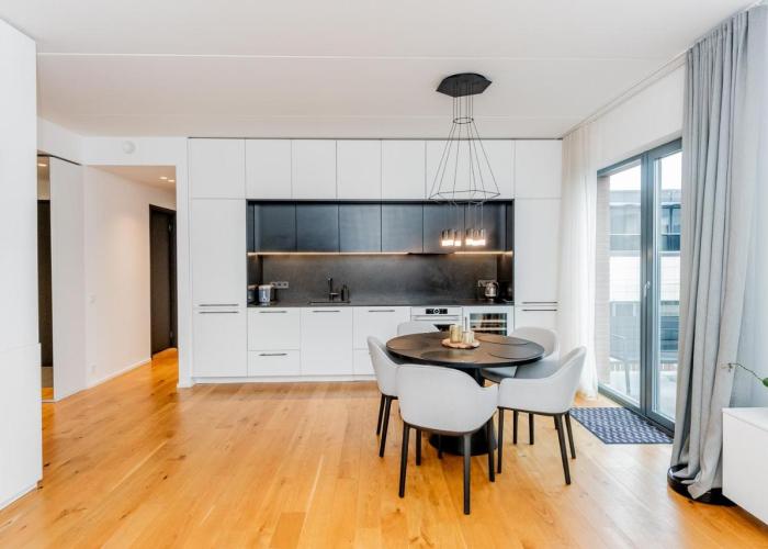Heart of Pärnu Living - Contemporary 2 Bedroom Apartment with Balcony & Parking