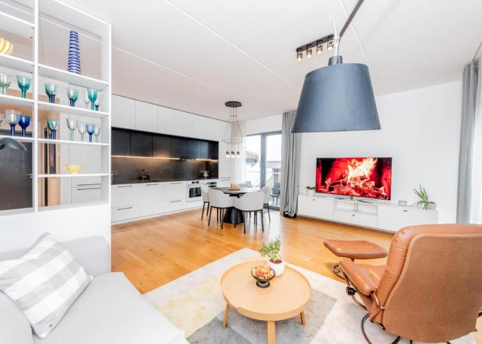 Heart of Pärnu Living - Contemporary 2 Bedroom Apartment with Balcony & Parking