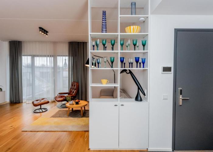 Heart of Pärnu Living - Contemporary 2 Bedroom Apartment with Balcony & Parking
