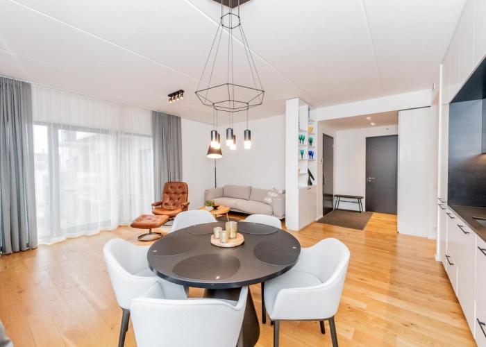 Heart of Pärnu Living - Contemporary 2 Bedroom Apartment with Balcony & Parking