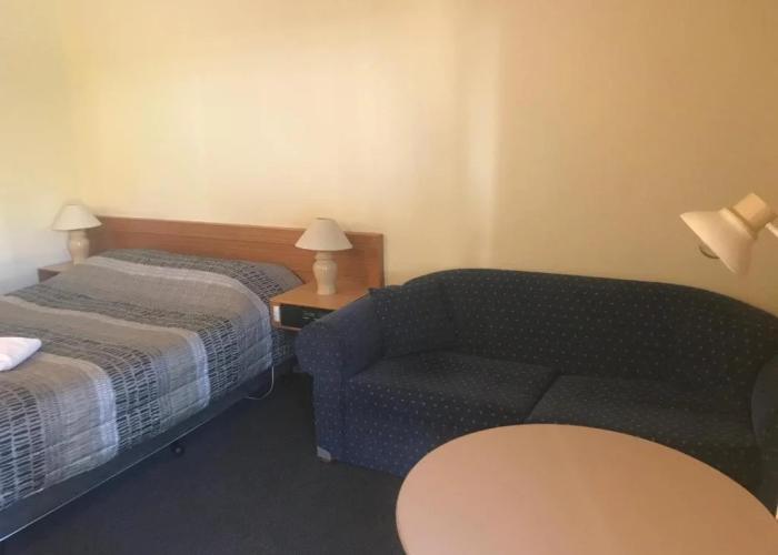 Gateway Motor Inn