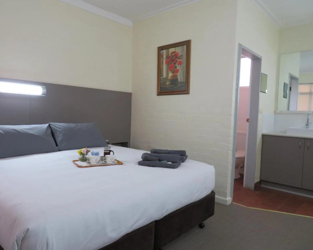 фото Bishops Lodge Narrandera