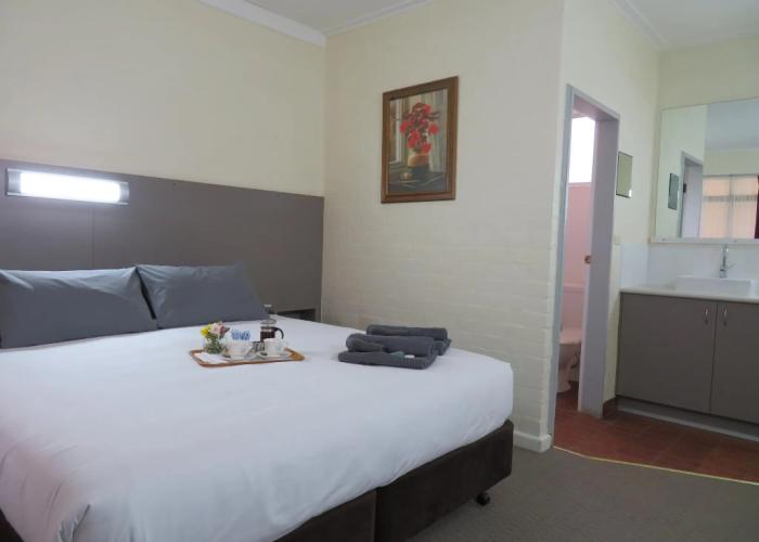 Bishops Lodge Narrandera
