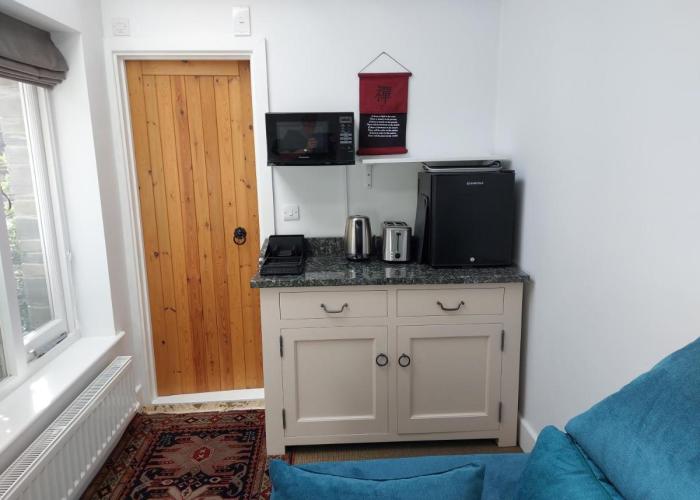 Tregarthen Cottage - tranquil totally self-contained room near Looe with EV point