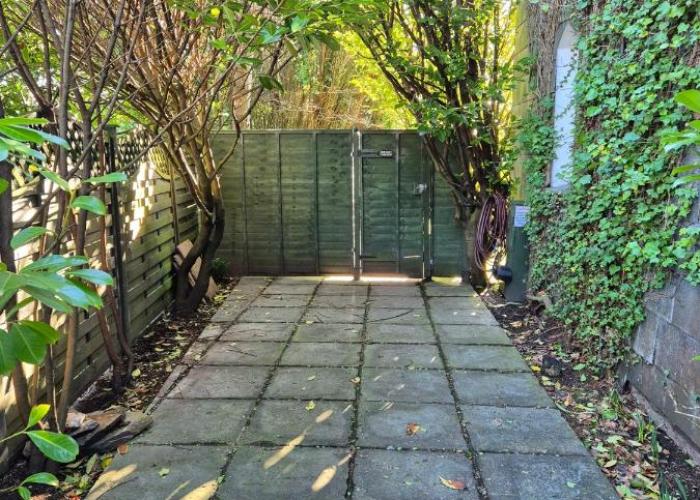 Tregarthen Cottage - tranquil totally self-contained room near Looe with EV point