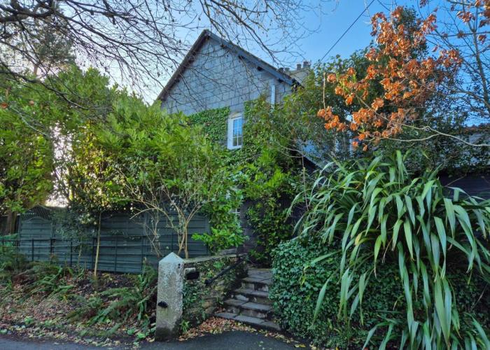 Tregarthen Cottage - tranquil totally self-contained room near Looe with EV point