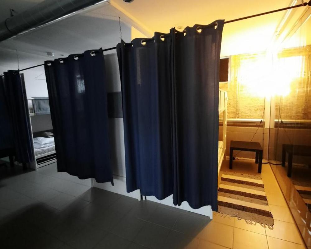 фото Sleeping capsule in a shared room
