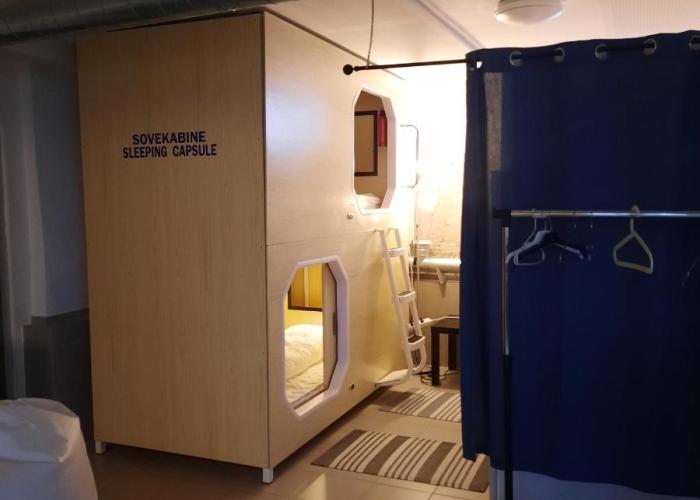 Sleeping capsule in a shared room