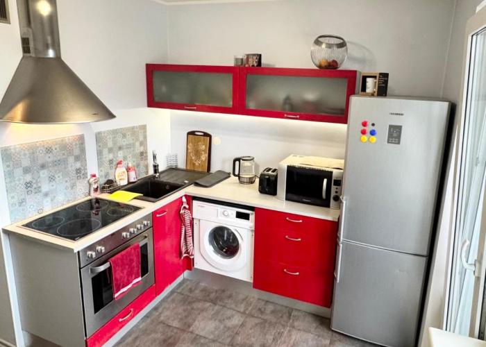 Quiet and comfortable apartment with parking for a nice stay for two, one or a couple guests with a child