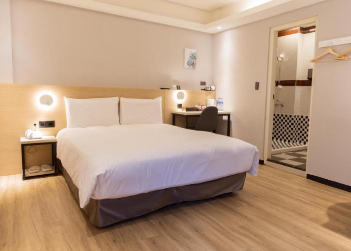 Hub Hotel- Banqiao Station Building 1