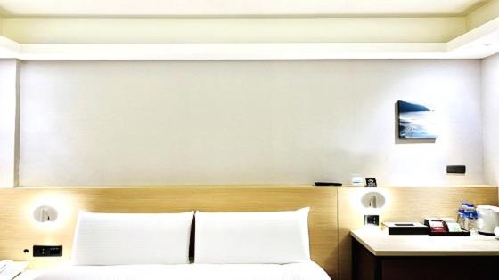 Hub Hotel- Banqiao Station Building 1