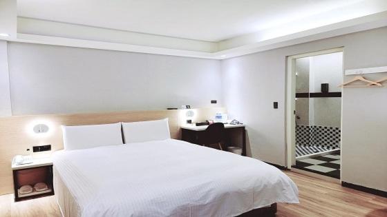 Hub Hotel- Banqiao Station Building 1