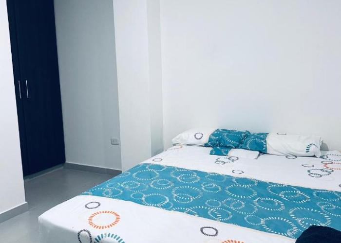 Hermoso aparta estudio con Aire Acondicionado en un primer piso