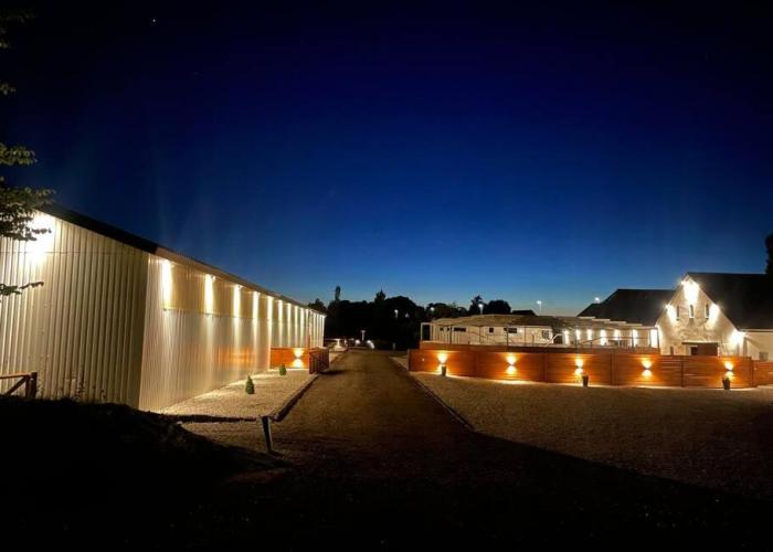 Stor rummelig lejlighed med egen P-plads