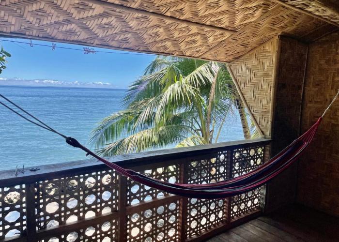 Borbon's Treehouse By the Sea