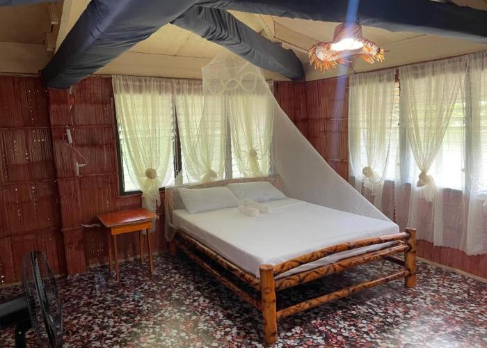 Borbon's Treehouse By the Sea