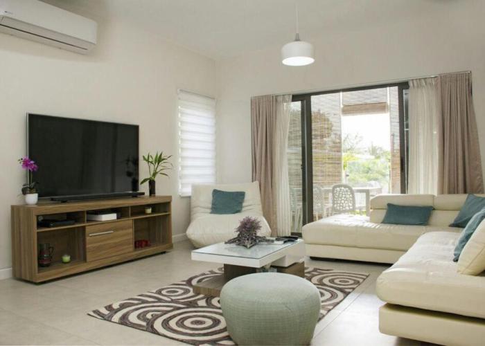Luxury 2-bedroom apartment with shared pool 2 mins to Pereybere beach