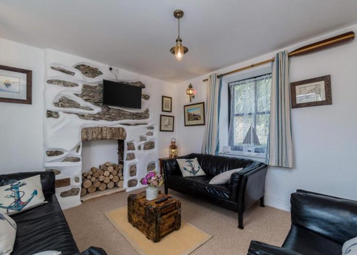 Jessamine: Restored fisherman's cottage close to Looe's harbour